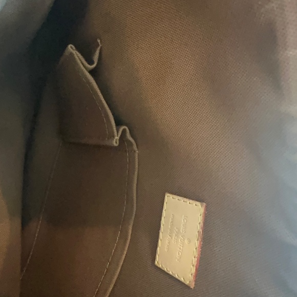 Louis Vuitton - Picture 7 of 11